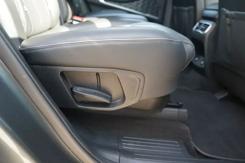 Hyundai SANTA FE din 2021 cu 40.392 km - oferta HYU112671 - foto 24