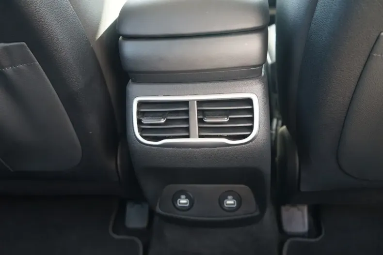 Hyundai SANTA FE din 2021 cu 40.392 km - oferta HYU112671 - foto 25