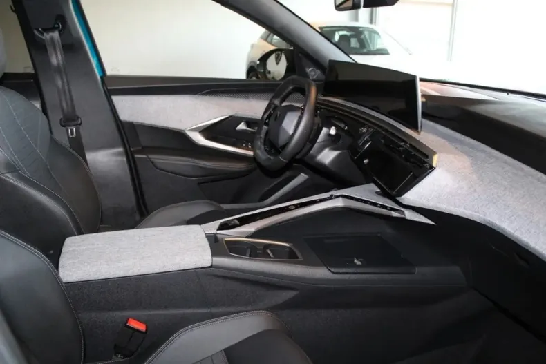 Peugeot 3008 din 2024 cu 24.700 km - oferta PEU112673 - foto 12