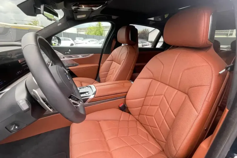 BMW 750 din 2025 cu 5.400 km - oferta BMW112675 - foto 13