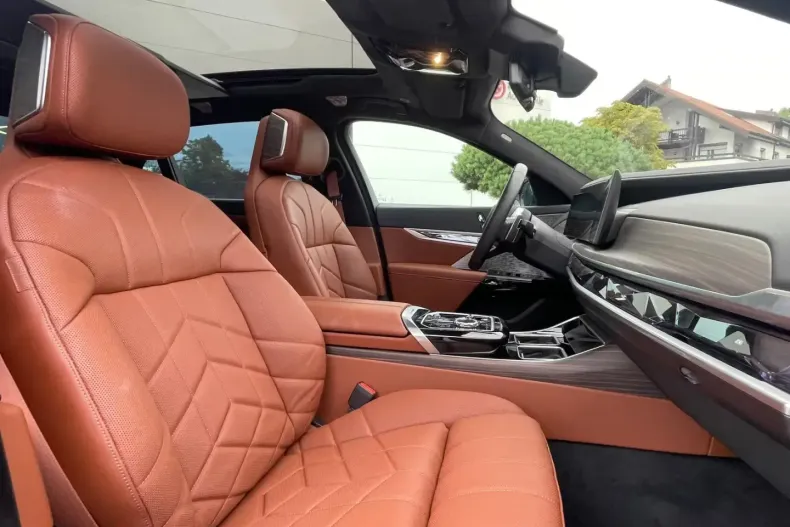 BMW 750 din 2025 cu 5.400 km - oferta BMW112675 - foto 16