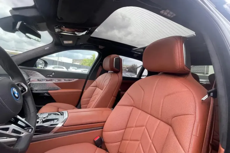 BMW 750 din 2025 cu 5.400 km - oferta BMW112675 - foto 17