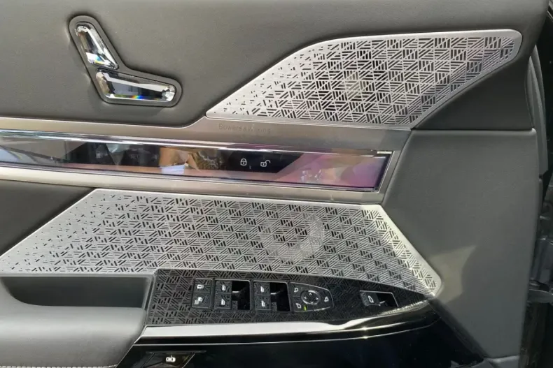 BMW 750 din 2024 cu 6.497 km - oferta BMW112683 - foto 10