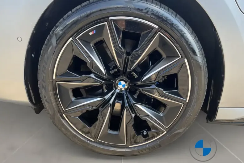 BMW 750 din 2024 cu 20.897 km - oferta BMW112685 - foto 14