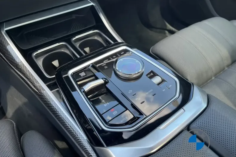 BMW 750 din 2024 cu 20.897 km - oferta BMW112685 - foto 16