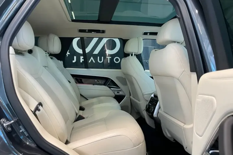 Land Rover Range Rover din 2024 cu 12.038 km - oferta LAN112700 - foto 5