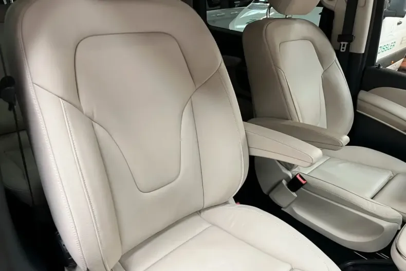 Mercedes-Benz V 300 din 2024 cu 19.500 km - oferta MER112705 - foto 18