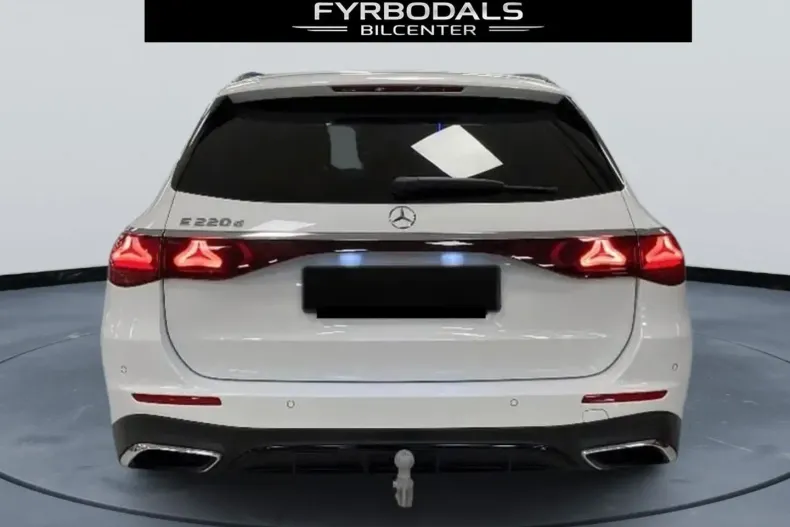 Mercedes-Benz E 220 din 2024 cu 21.500 km - oferta MER112706 - foto 10