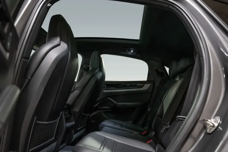 Porsche Cayenne din 2024 cu 21.400 km - oferta POR112725 - foto 9