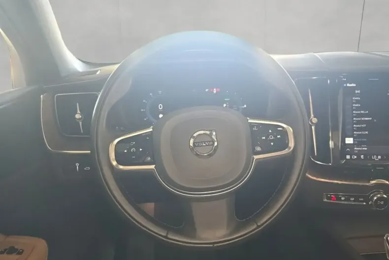 Volvo XC60 din 2022 cu 35.708 km - oferta VOL112731 - foto 12