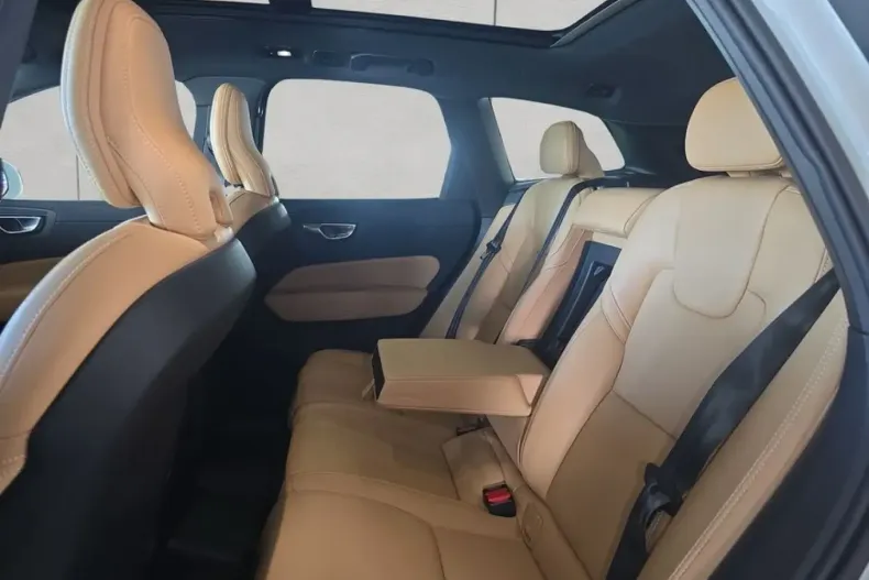 Volvo XC60 din 2022 cu 35.708 km - oferta VOL112731 - foto 19