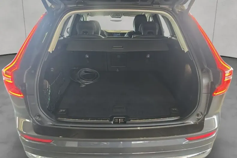 Volvo XC60 din 2022 cu 42.666 km - oferta VOL112733 - foto 6