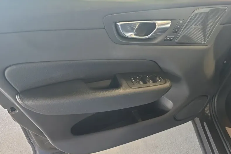 Volvo XC60 din 2022 cu 42.666 km - oferta VOL112733 - foto 18