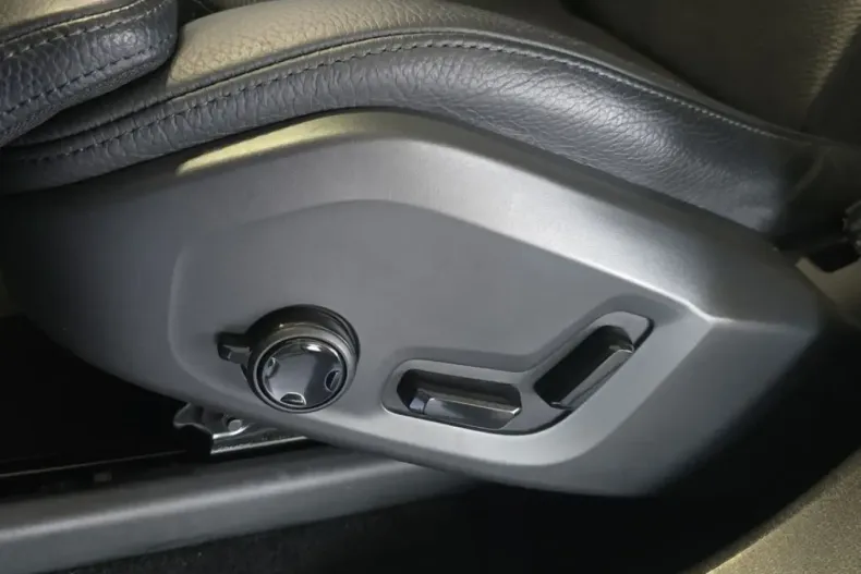 Volvo XC60 din 2022 cu 42.666 km - oferta VOL112733 - foto 26