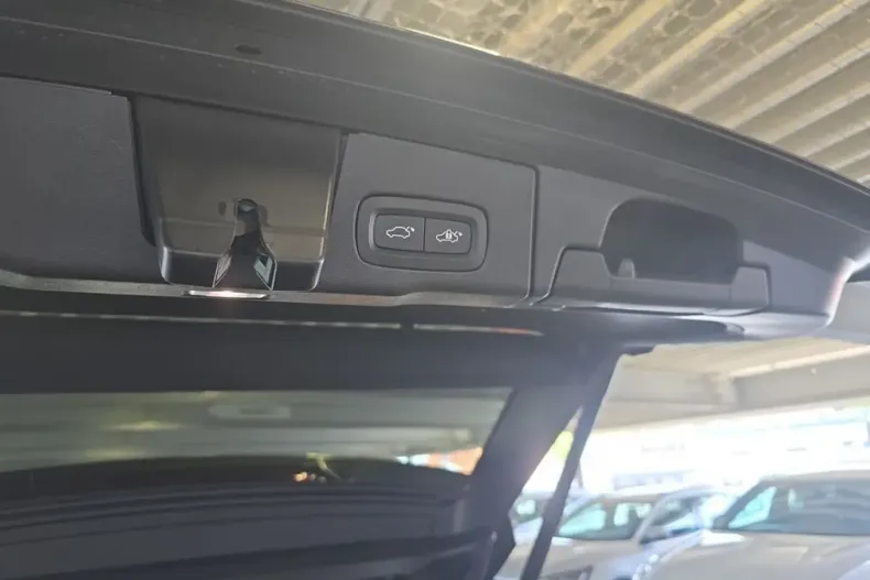 Volvo XC60 din 2022 cu 42.666 km - oferta VOL112733 - foto 28