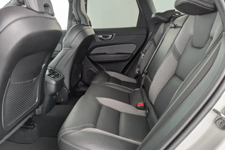 Volvo XC60 din 2023 cu 27.460 km - oferta VOL112736 - foto 17