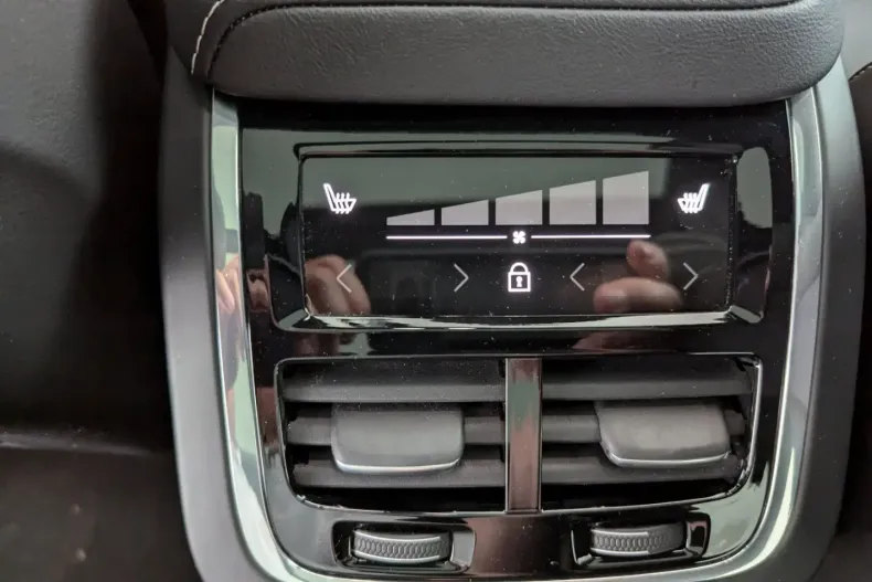 Volvo XC60 din 2023 cu 27.460 km - oferta VOL112736 - foto 18