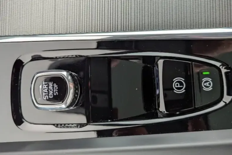 Volvo XC60 din 2023 cu 27.460 km - oferta VOL112736 - foto 25