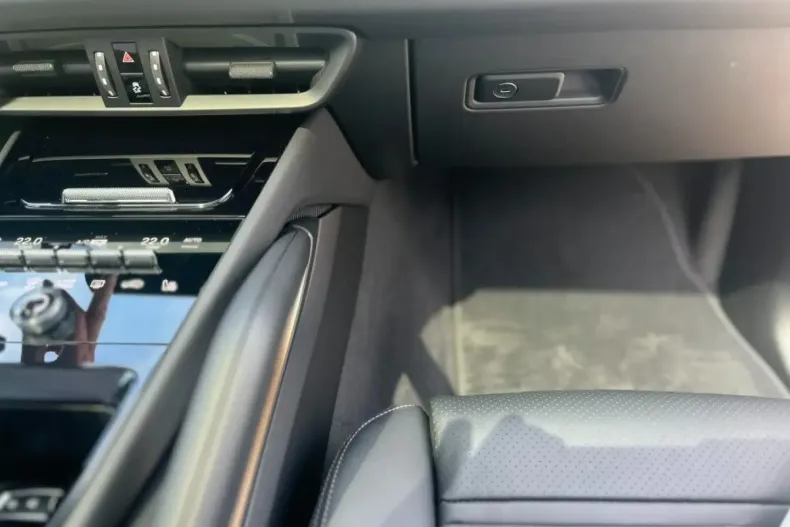 Porsche Cayenne din 2024 cu 1.900 km - oferta POR112742 - foto 8