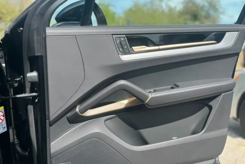 Porsche Cayenne din 2024 cu 1.900 km - oferta POR112742 - foto 9