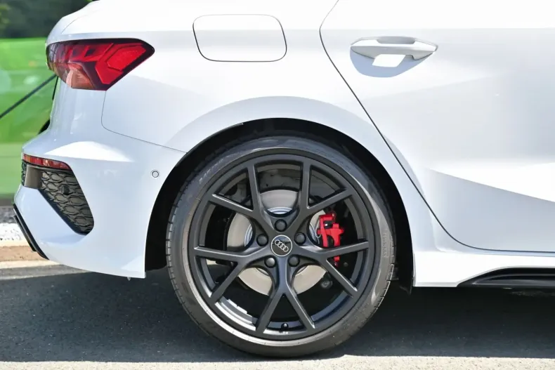 Audi RS3 din 2024 cu 12.987 km - oferta AUD112753 - foto 39