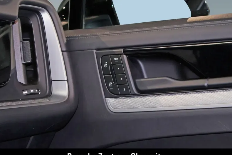 Porsche Cayenne din 2023 cu 19.890 km - oferta POR112761 - foto 27