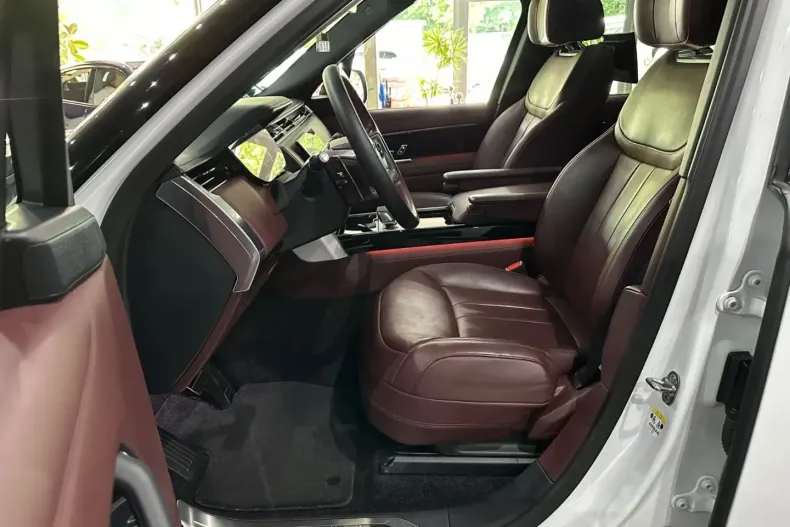 Land Rover Range Rover din 2023 cu 31.000 km - oferta LAN112775 - foto 7