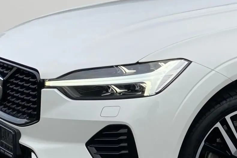 Volvo XC60 din 2021 cu 43.990 km - oferta VOL112784 - foto 5