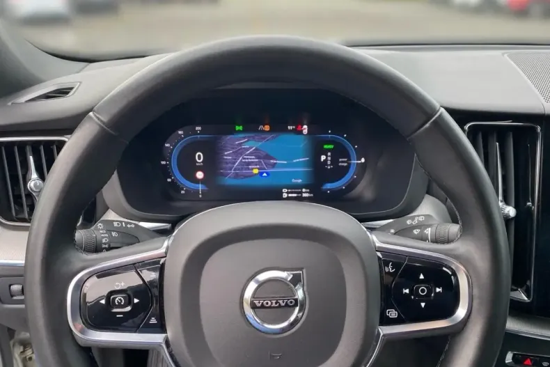 Volvo XC60 din 2021 cu 43.990 km - oferta VOL112784 - foto 8