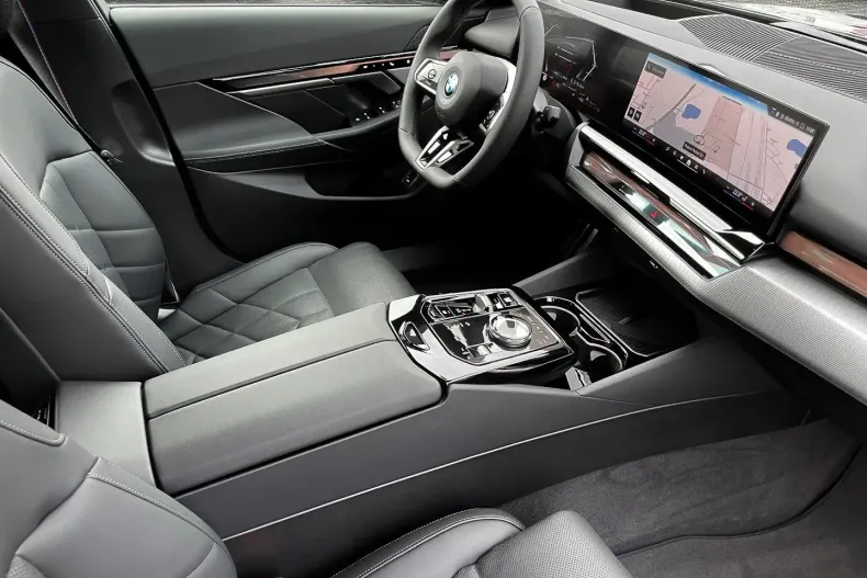 BMW 550 din 2024 cu 3.500 km - oferta BMW112788 - foto 9