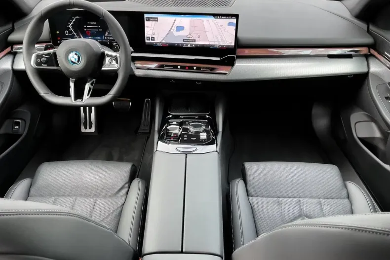 BMW 550 din 2024 cu 3.500 km - oferta BMW112788 - foto 13