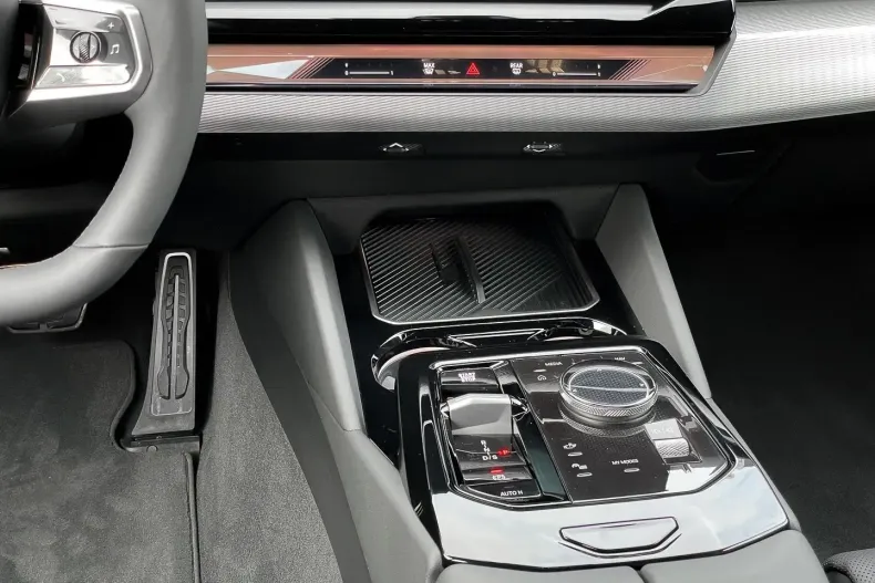 BMW 550 din 2024 cu 3.500 km - oferta BMW112788 - foto 19