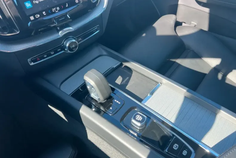 Volvo XC60 din 2022 cu 79.300 km - oferta VOL112791 - foto 27