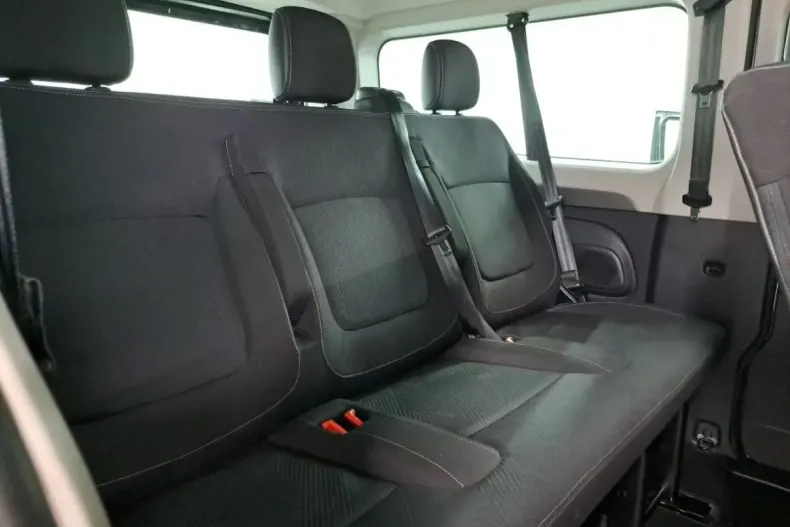 Renault Trafic din 2024 cu 25.300 km - oferta REN112793 - foto 17