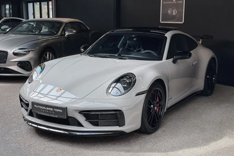 Porsche 911 din 2024 cu 3.570 km - oferta POR112796 - foto 1