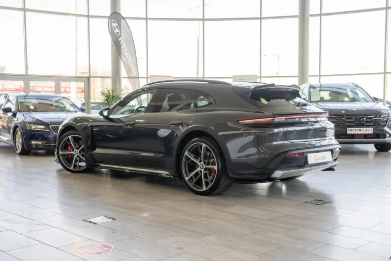 Porsche Taycan din 2022 cu 53.617 km - oferta POR112807 - foto 6
