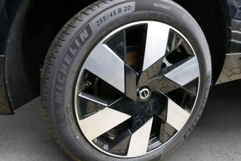 Volvo XC60 din 2024 cu 14.276 km - oferta VOL112819 - foto 3