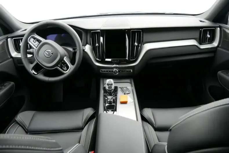 Volvo XC60 din 2024 cu 14.276 km - oferta VOL112819 - foto 8