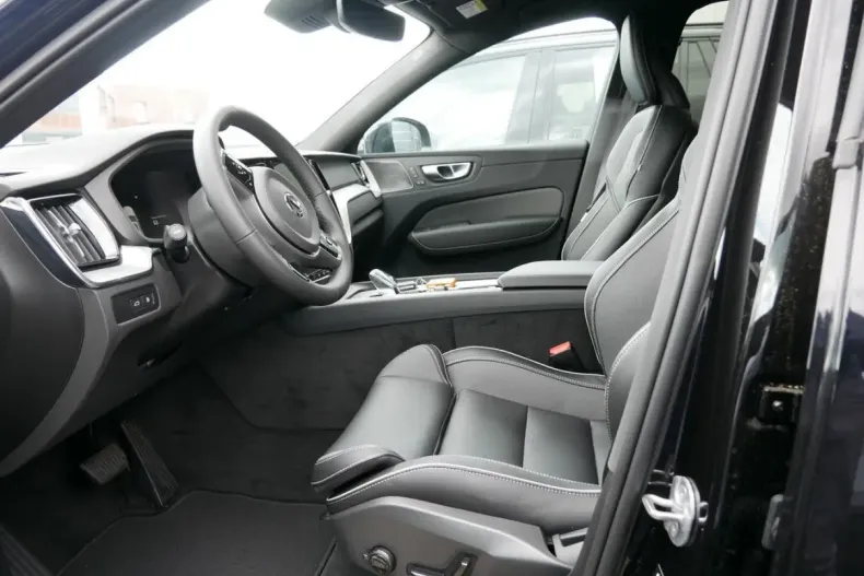 Volvo XC60 din 2024 cu 14.276 km - oferta VOL112819 - foto 12