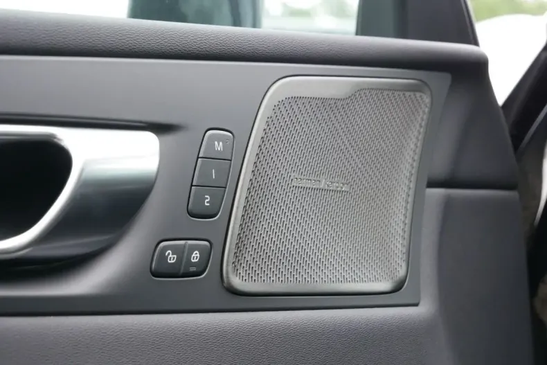 Volvo XC60 din 2024 cu 14.276 km - oferta VOL112819 - foto 13