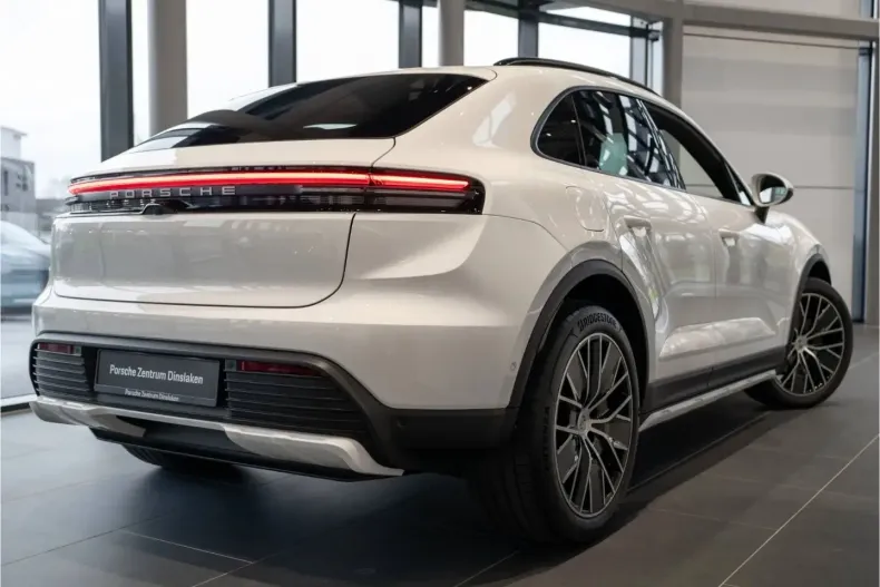 Porsche Macan din 2024 cu 9.000 km - oferta POR112820 - foto 3