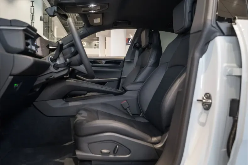 Porsche Macan din 2024 cu 9.000 km - oferta POR112820 - foto 9