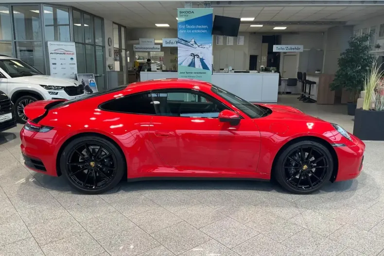 Porsche 992 din 2022 cu 22.824 km - oferta POR112821 - foto 4