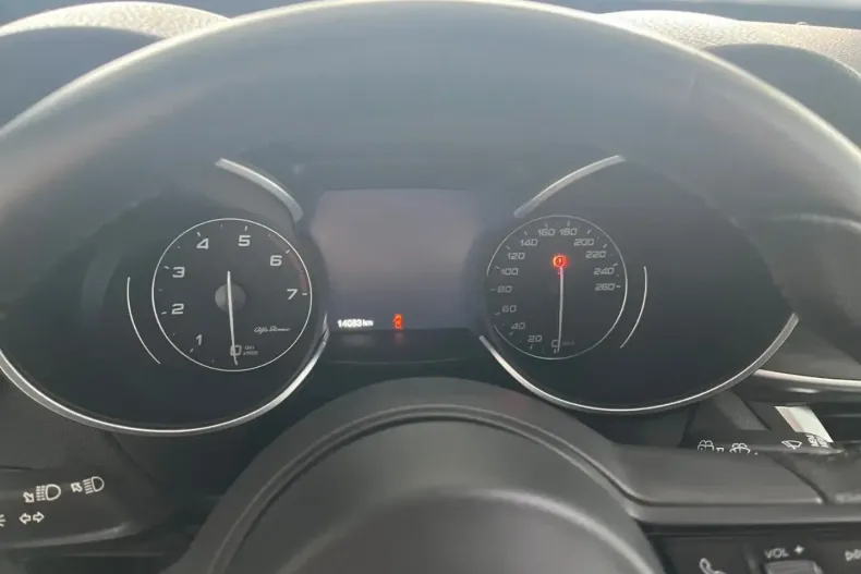 Alfa Romeo Stelvio din 2023 cu 14.079 km - oferta ALF112826 - foto 8