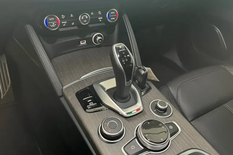 Alfa Romeo Stelvio din 2023 cu 14.079 km - oferta ALF112826 - foto 13