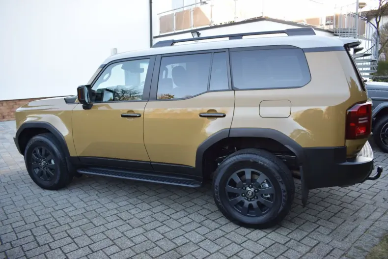 Toyota Land Cruiser din 2025 cu 5.900 km - oferta TOY112836 - foto 8