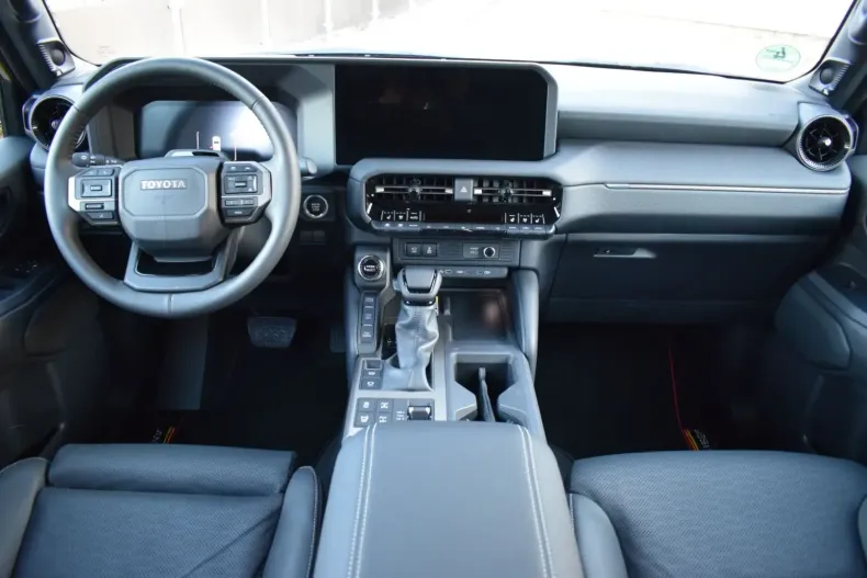 Toyota Land Cruiser din 2025 cu 5.900 km - oferta TOY112836 - foto 12