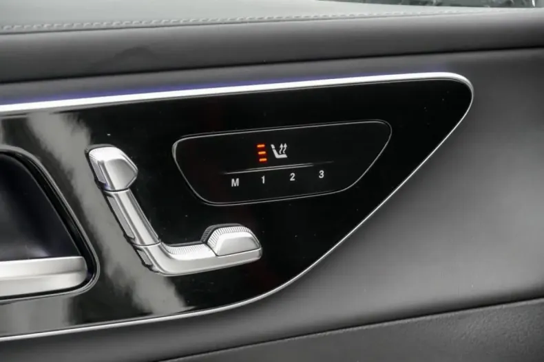 Mercedes-Benz GLC 63 AMG din 2024 cu 12.500 km - oferta MER112840 - foto 12