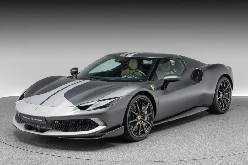 Ferrari 296 GTB din 2024 cu 3.800 km - oferta FER112841 - foto 1