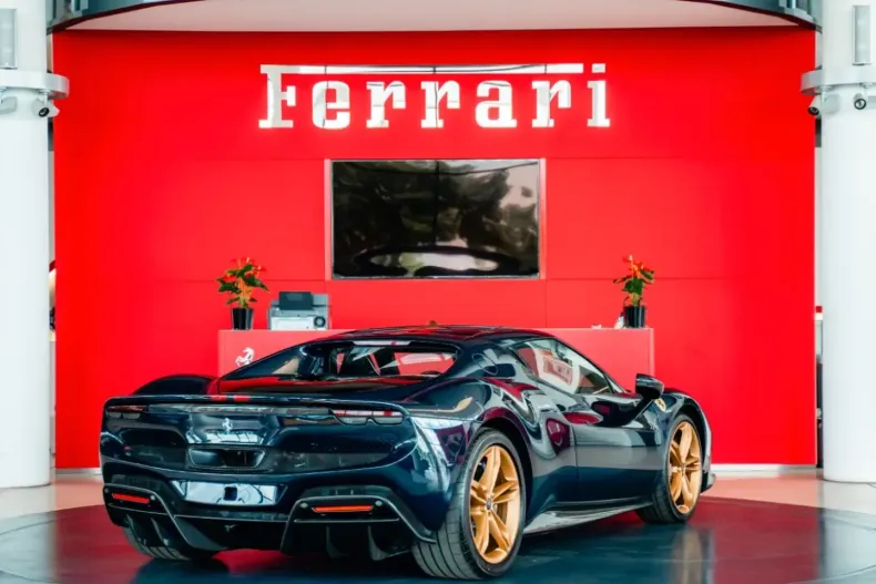 Ferrari 296 GTB din 2024 cu 8.500 km - oferta FER112853 - foto 6